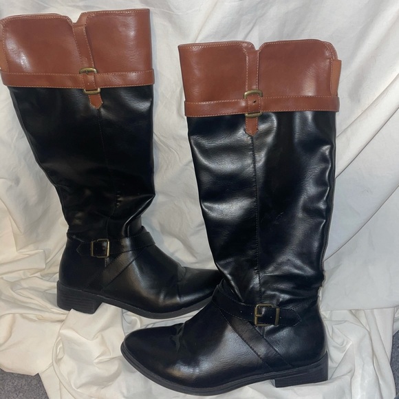 {RAMPAGE} Wedge Heel Boots - Picture 2 of 7